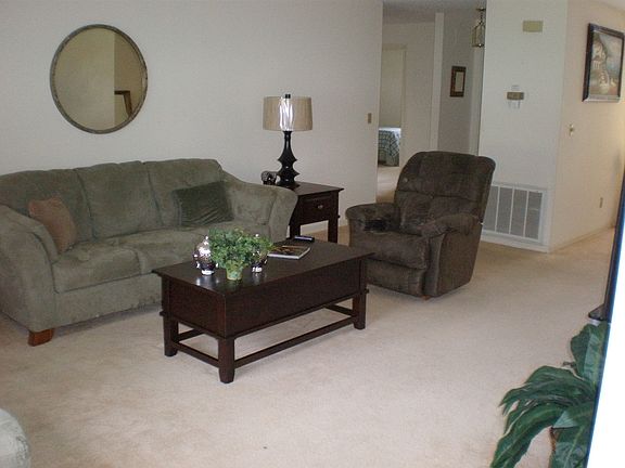 4th image of 2306 Lancaster Dr.