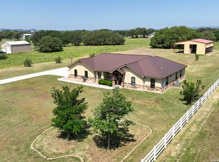 951 Horseshoe Fls, Bandera, TX 78003