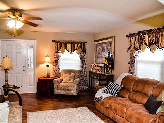 4th image of 4205 Jacaranda Dr