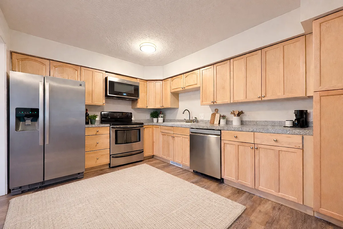 Building Photo - 1042 E Circle Dr