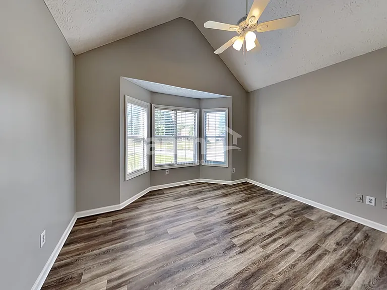 2025 Graybrook Dr — Photo 9