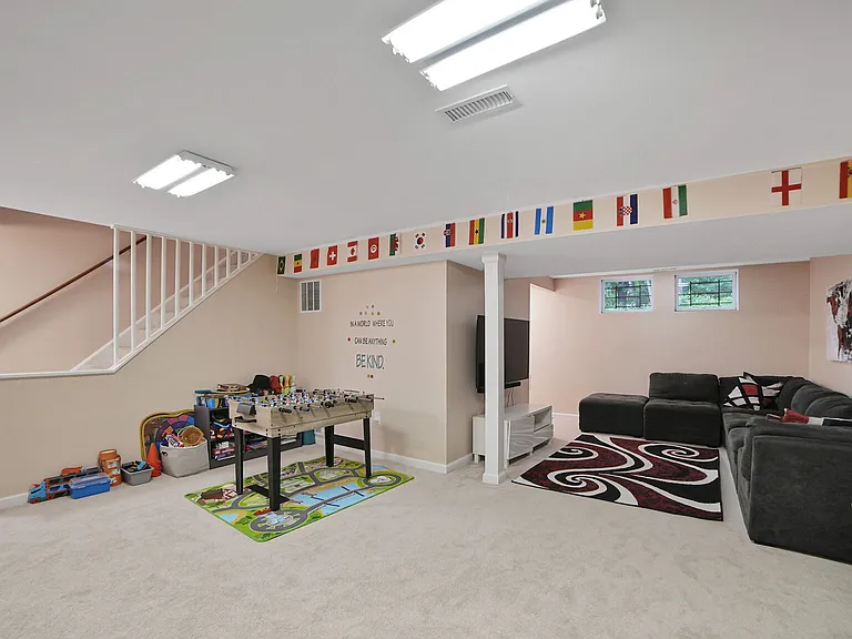 18420 Shady View Ln — Photo 35