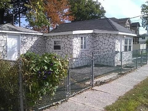 5th image of 465 Lincoln Ave