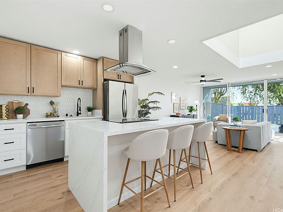 2nd image of 95-325 Kahikinui Ct APT 223