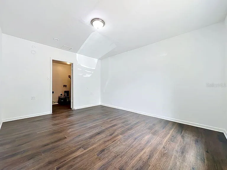 5214 2nd St — Photo 44