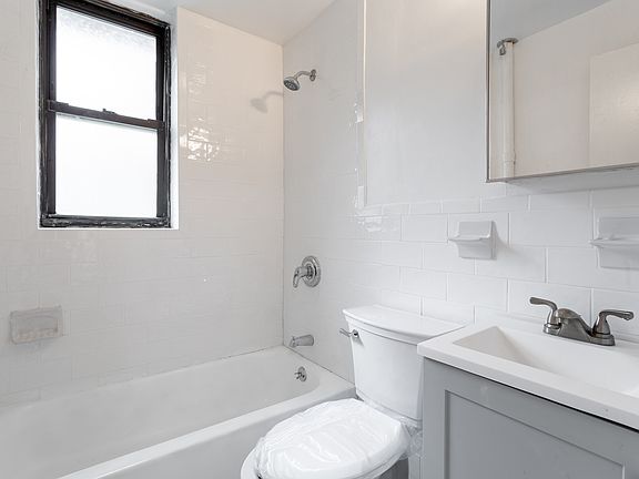 5th image of 255 W 12th St #5S