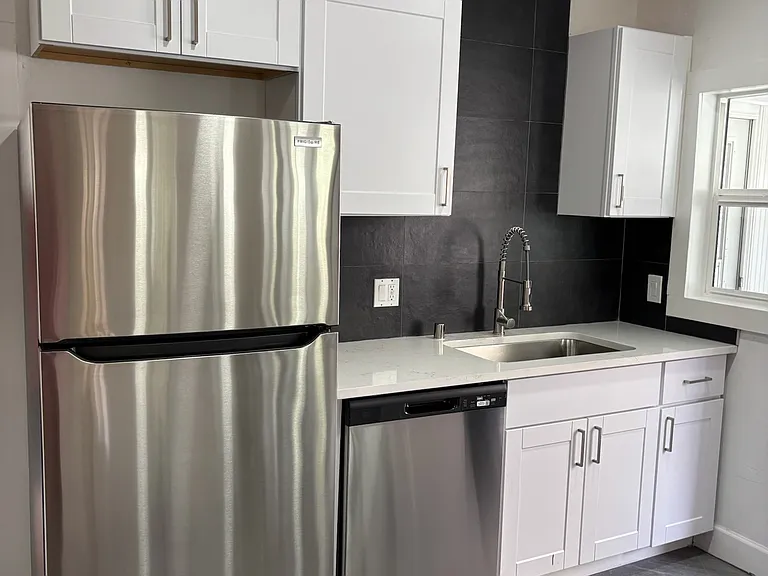 813 Marquette Ave NW #2 — Photo 1