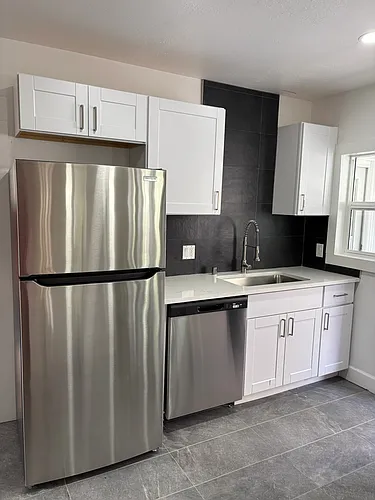 813 Marquette Ave NW #2 Photo 1
