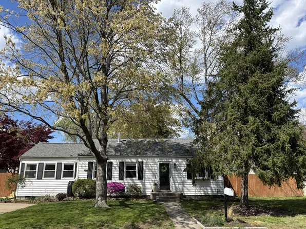 3118 Elmwood Dr, Alexandria, VA 22303