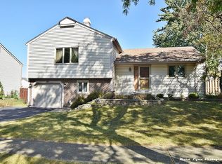 287 Pickett Ct, Bartlett, IL