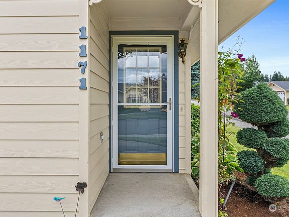 2nd image of 1171 A Tennyson Drive