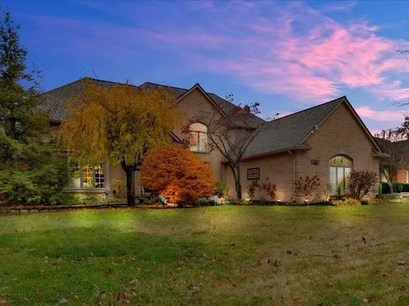 2244 Regency Hills Dr, Shelby Township, MI 48316