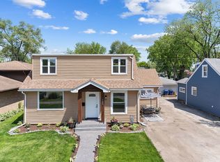 7002 W 115th St, Worth, IL