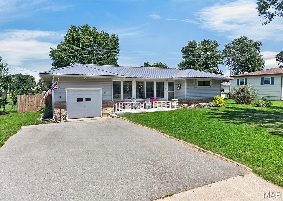1st image of 365 Fairfax Dr