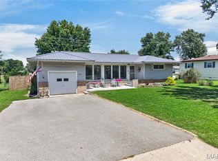 365 Fairfax Dr, Lebanon, MO 65536