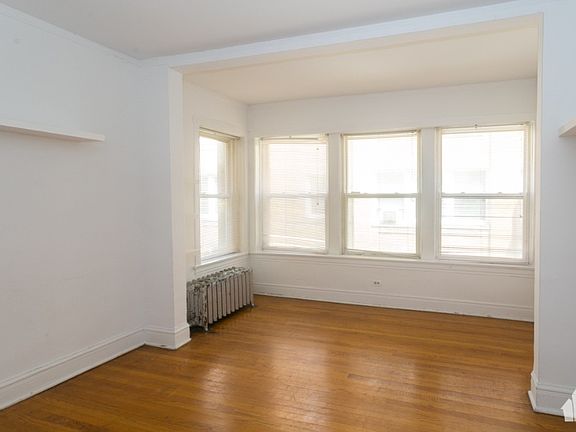 2nd image of 5055 N Damen Ave #1E