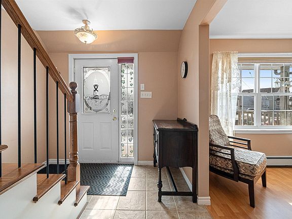 3rd image of 362 Charles Rd