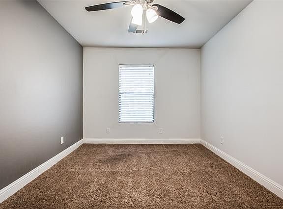 4th image of 8110 Kensington Dr