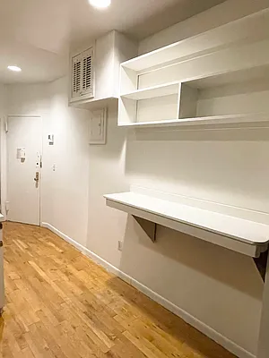 Rented by Jonis Realty | media 8