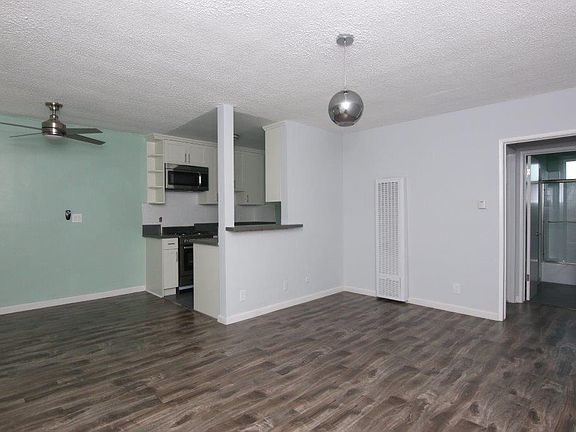 4th image of 449 N Hoover St APT 1