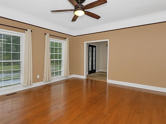 5th image of 820 Tannahill Dr SE