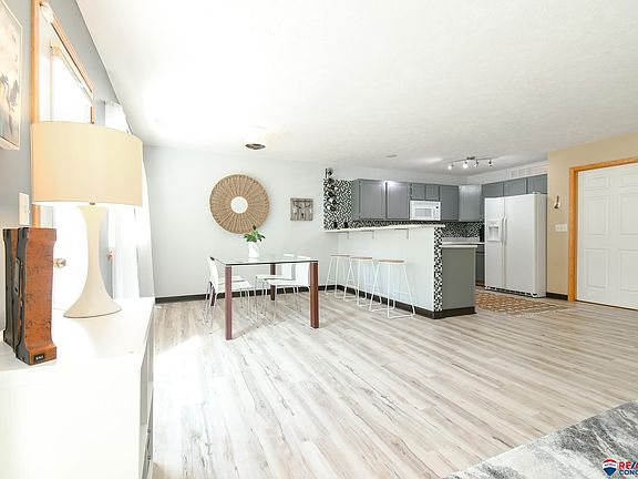 4th image of 6805 S 90th St