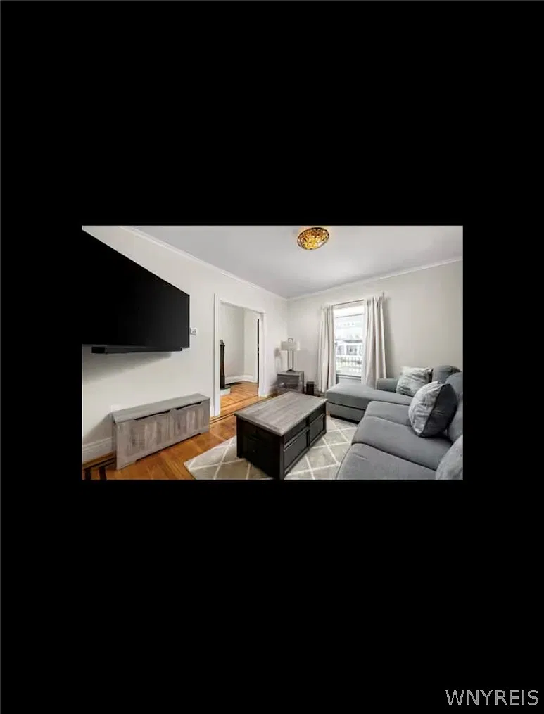 3 bed, 2.5 bath, 1588 sqft, $4,000 — Photo 3