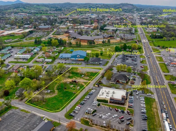 601 E Bruce St, Sevierville, TN 37862