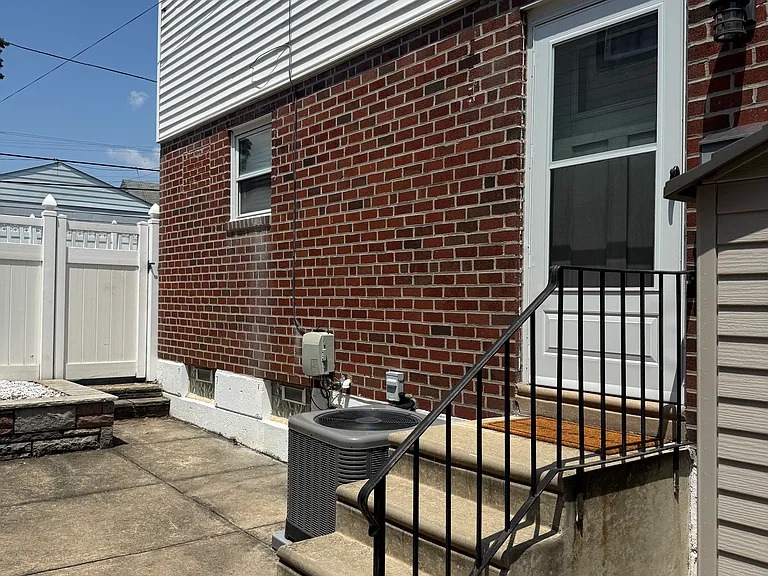 9316 Lansford St — Photo 4