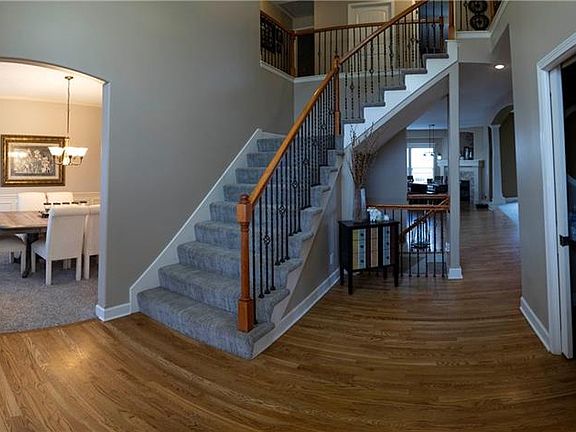 5th image of 28009 E Howard Dr