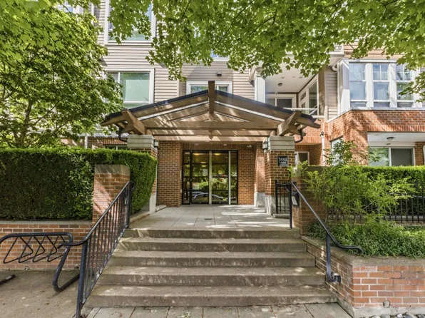 3551 Foster Ave #107, Vancouver, BC V5R 0A1
