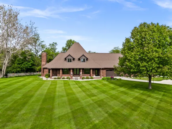 606 Harvey Rd, Downs, IL 61736
