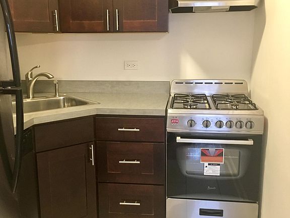 3rd image of 2351 W Wilson Ave APT 311