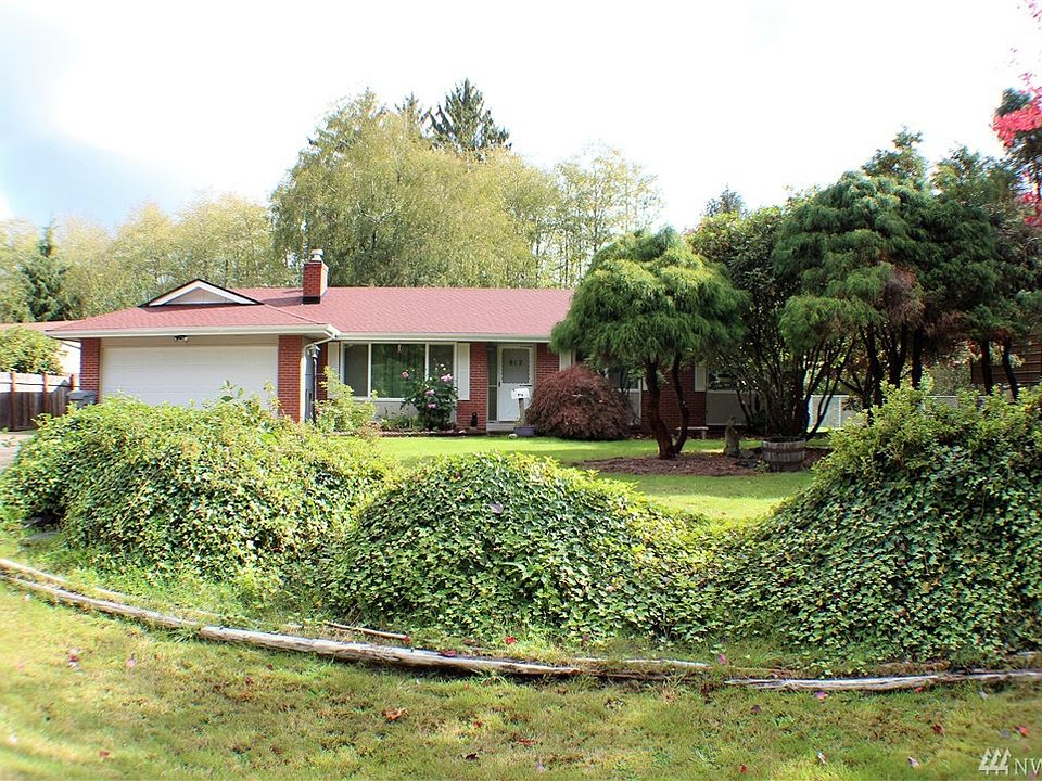 1st image of 812 Brook Dr