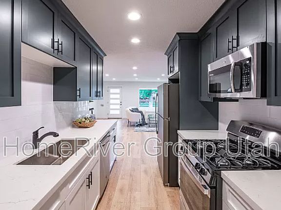 2nd image of 1626 E Downington Ave