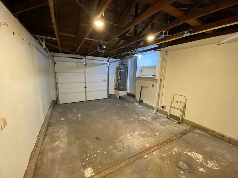 9898 Meteor Dr — Photo 25