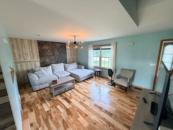 4th image of 1536 Moluf St