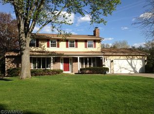 5325 Chickadee Dr, Kalamazoo, MI 49009