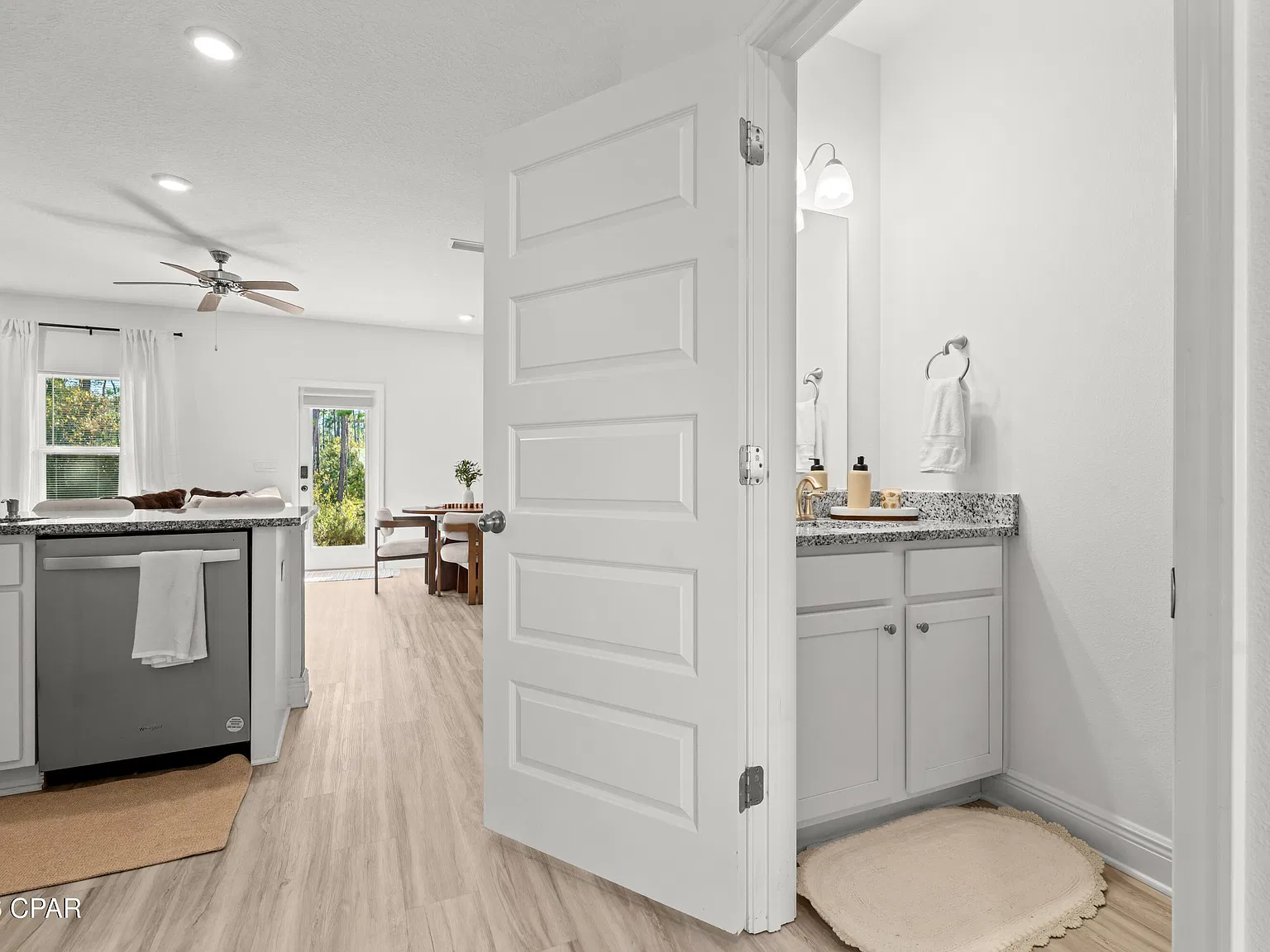 3 bed, 1472 sqft, $2,700 — Photo 4
