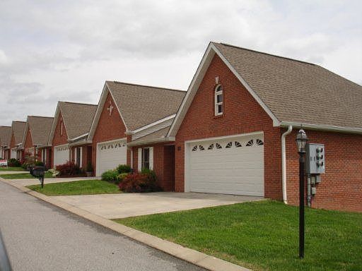 2nd image of 142 Creekwood Way