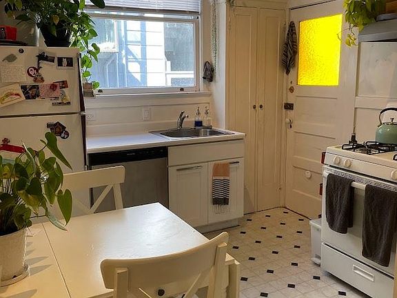 3rd image of 2341 Union St APT 3