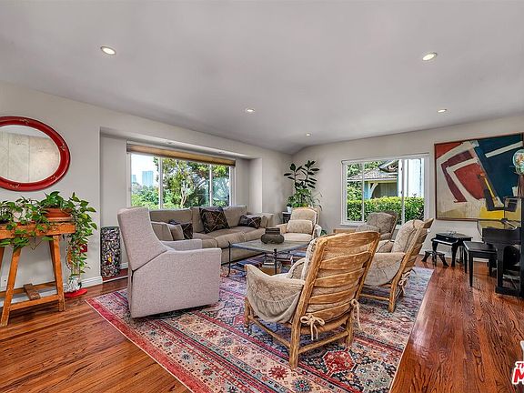 5th image of 10470 Lorenzo Pl