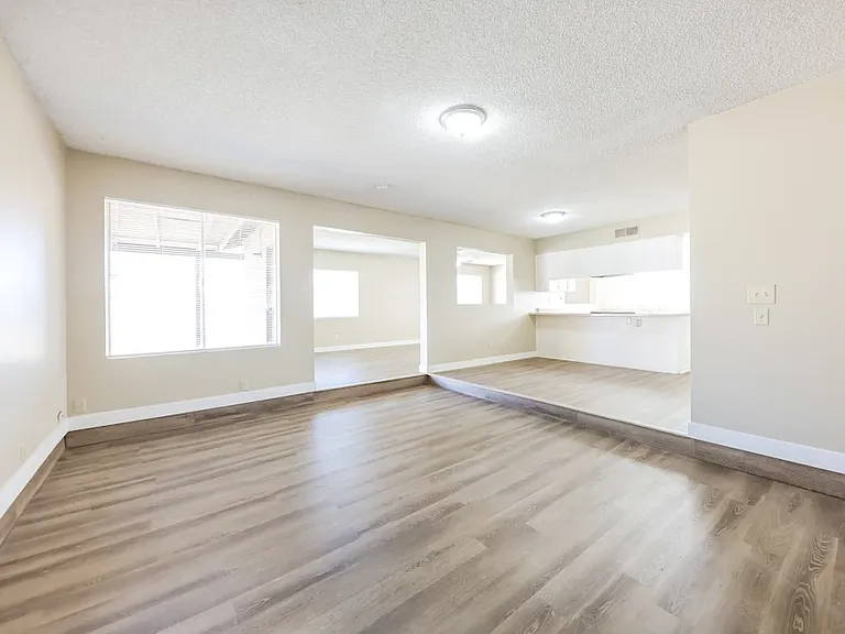5405 W Tierra Buena Ln — Photo 9