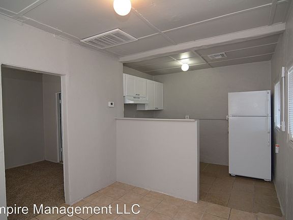 3rd image of 2507 N Treat Ave