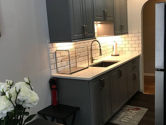 4th image of 2922 Barnes Ave APT 5A
