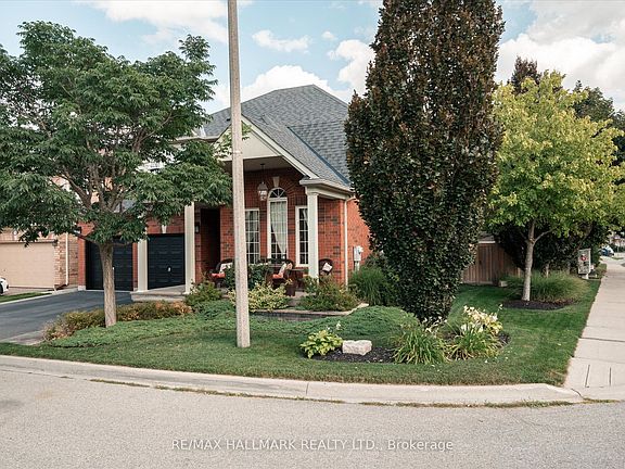 4th image of 32 Redcastle St