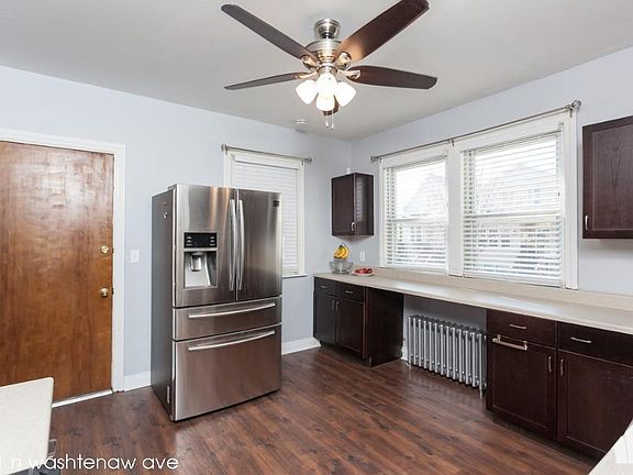 4th image of 2901 N Washtenaw Ave #316