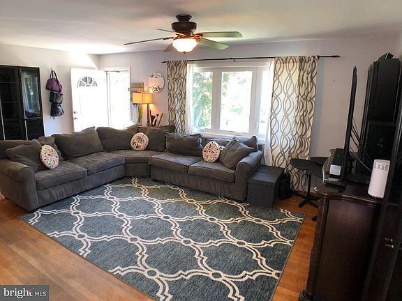 4th image of 6214 Houston Ct