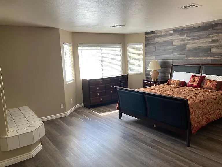 2208 Brighton Shore St — Photo 14