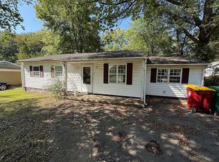 205 Holly Hill Dr, Petersburg, VA 23805